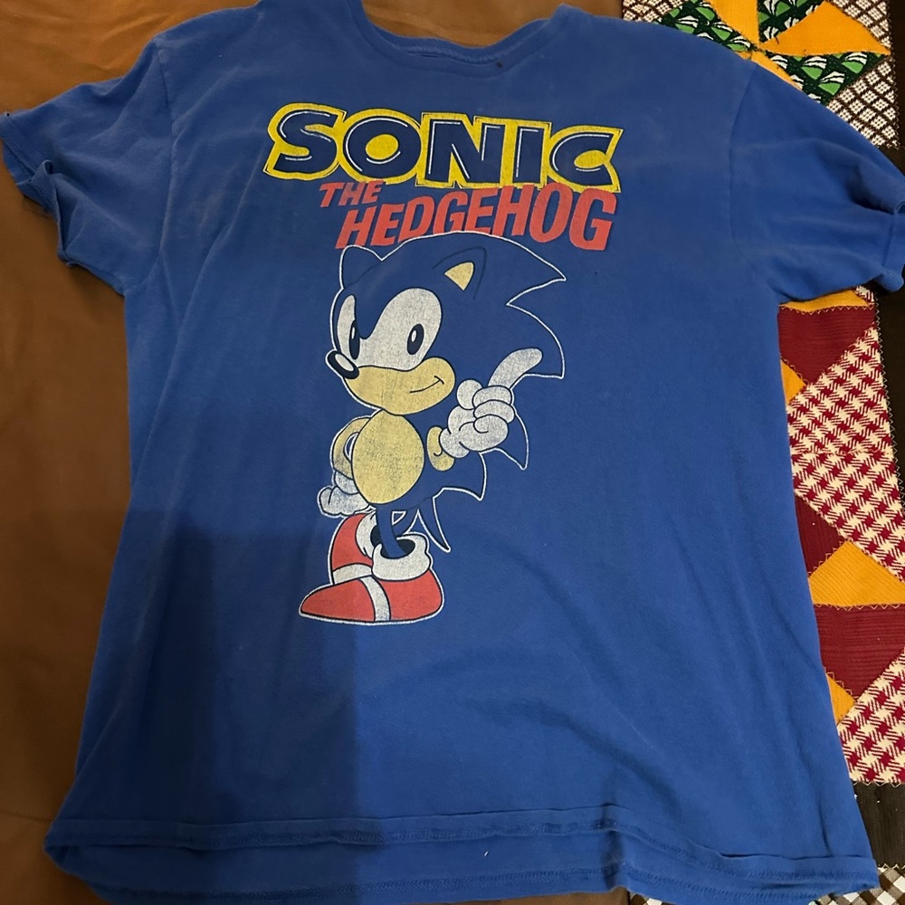 Vintage Sonic The Hedgehog shirt